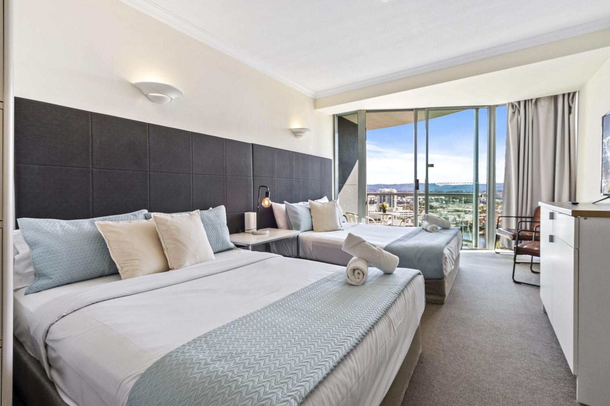 Legends Apartments - Qstay Gold Coast Exterior photo