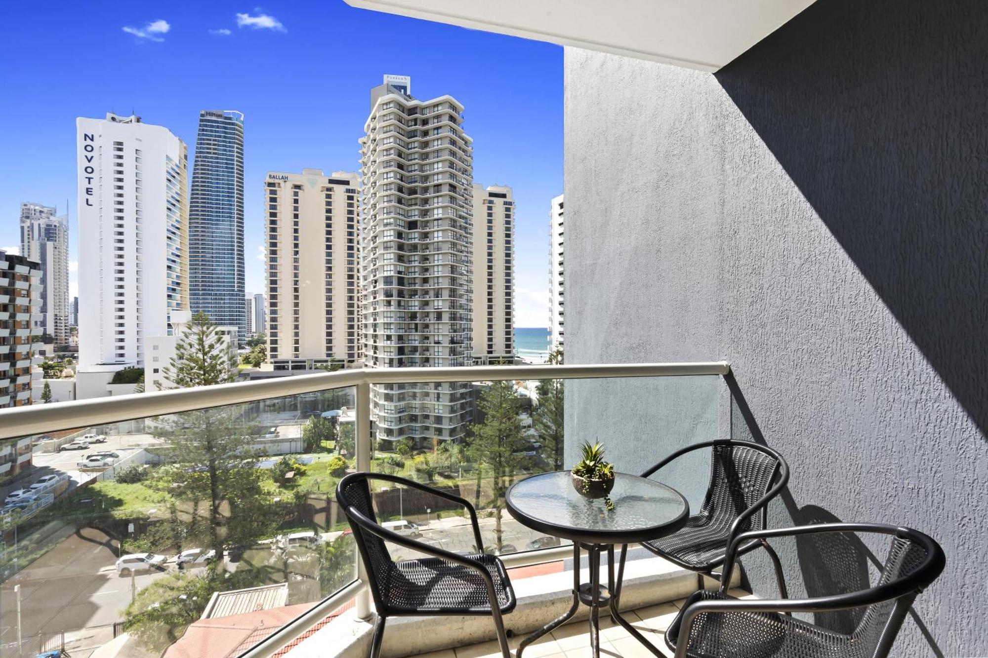 Legends Apartments - Qstay Gold Coast Exterior photo